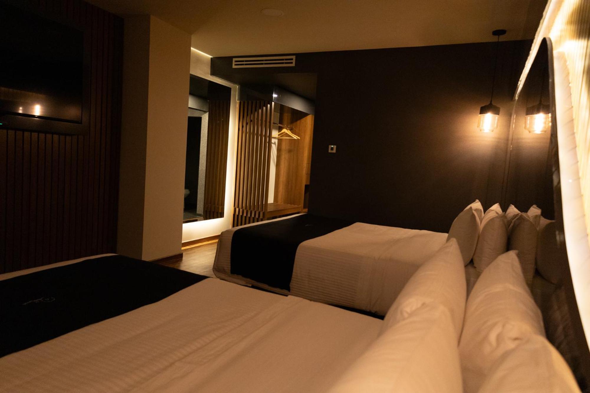 Hotel Yoru 克雷塔罗 外观 照片